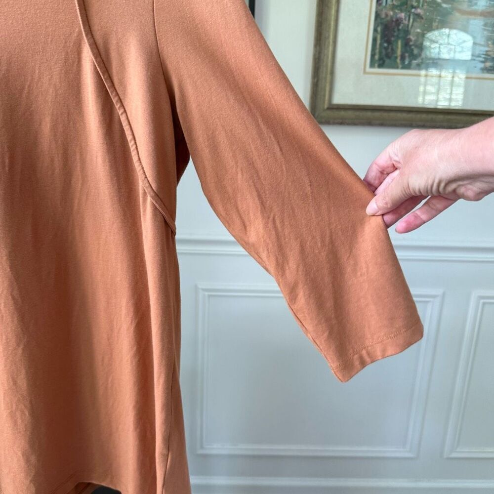 Isaac Mizrahi Live Caramel Color Square Neck Tshirt M - Picture 4 of 7